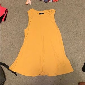 *Free w/ any purchase* Yellow Sleeveless Long Top